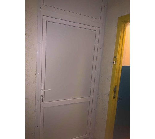 Металлопластиковые двери для технических помещений VEKA Softline 76 с фрамугой 1400 x 2000 мм