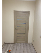 Двери Leador Doors Neapol серое дерево Черное стекло