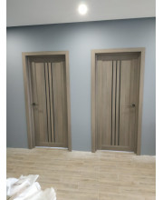 Двері Leador Doors Verona сіре дерево Чорне скло