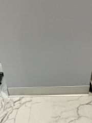 Плинтус алюминиевый Волнистый 60x11.7x2700 мм ALU-NV6011R Белый RAL9003 Kluchuk