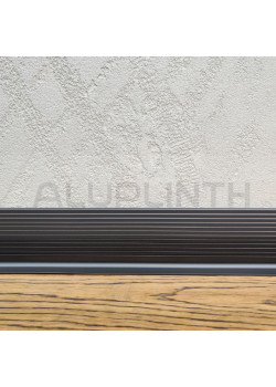 Плинтус алюминиевый Волнистый 60x11.7x2700 мм ALU-NV6011R Чёрный RAL9005 Kluchuk