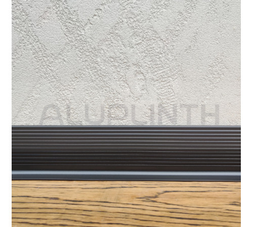 Плинтус алюминиевый Волнистый 60x11.7x2700 мм ALU-NV6011R Чёрный RAL9005 Kluchuk