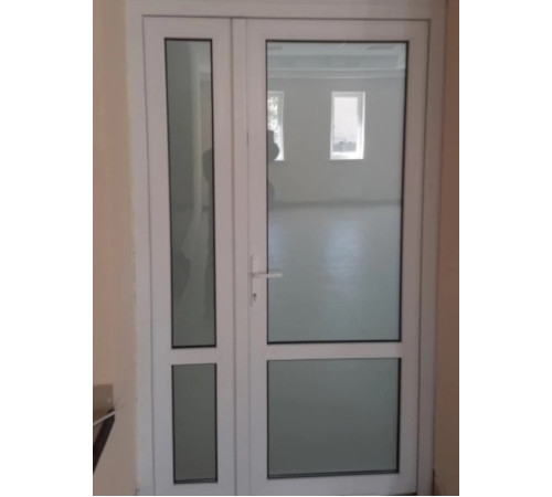 Металлопластиковые двери Steko S500 полуторные с поворотно-откидной створкой 1300 x 2100 мм