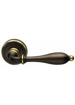 Ручки на розетах Martinelli Lirica