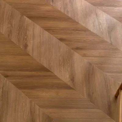 Виниловый пол Arbiton Amaron Chevron Rochester Oak CLC 229-1