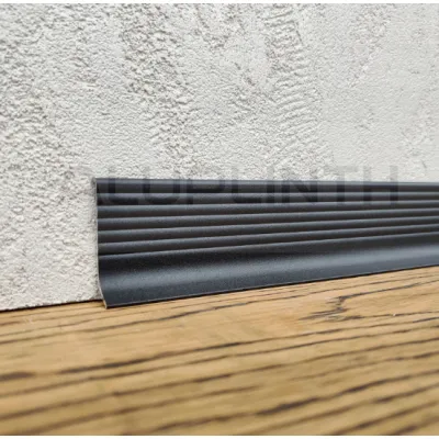 Плинтус алюминиевый Волнистый 40x11.7x2700 мм ALU-NV4011R Чёрный RAL9005 Kluchuk-0