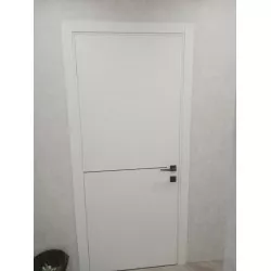 Межкомнатные Двери Plato Line PTL-03 белый матовый (декор с алюминия черного цвета) Darumi Ламинатин
