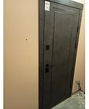 Входные Двери Мироу мрамор темный белая эмаль + зеркало Qdoors