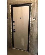 Входные Двери Ультра (квадро) Kale 547/251 Дуб дорато темный / Рустик авиньон блан Булат Входные Двери Ультра (квадро) Kale 547/251 Дуб дорато темный / Рустик авиньон блан Булат