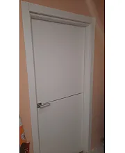 Межкомнатные Двери Plato Line PTL-03 белый матовый (декор с алюминия черного цвета) Darumi Ламинатин