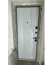 Входные Двери Ультра (квадро) Kale 547/251 Дуб дорато темный / Рустик авиньон блан Булат