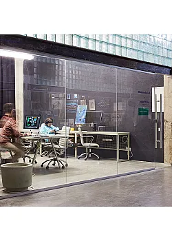 Безрамное остекление для офиса Reynaers под ключ