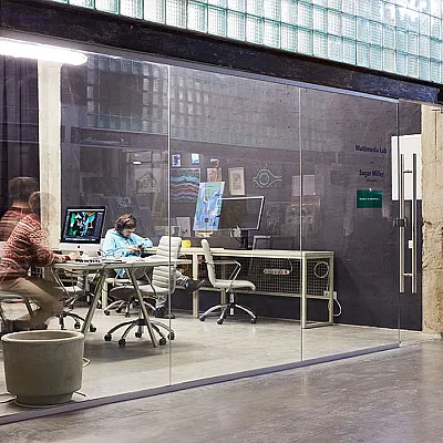 Безрамное остекление для офиса Reynaers под ключ-0