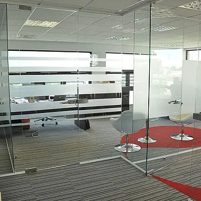 Безрамное остекление для офиса Schüco под ключ-0