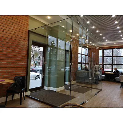 Алюмінієвий тамбур Reynaers-0