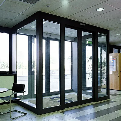 Алюмінієвий тамбур Schüco-0