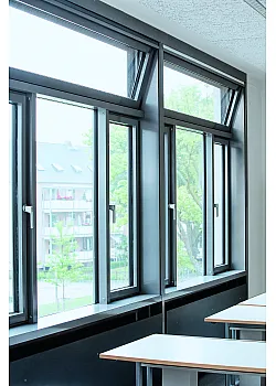 Алюминиевое окно Schüco AWS 90.SI+ с повышенной теплоизоляцией поворотно-откидное 2000*1600 мм