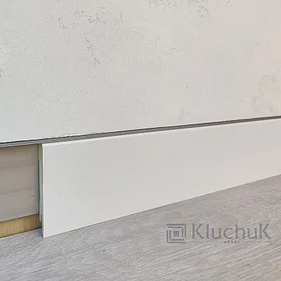 Алюмінієвий плінтус прихованого монтажу 53 мм БП Kluchuk-3