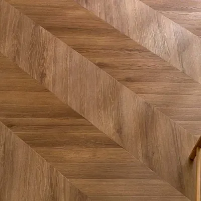 Виниловый пол Arbiton Amaron Chevron Rochester Oak CLC 229-1