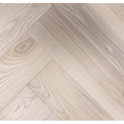 Паркетная доска Universe Ясень ваниль (herringbone)-0