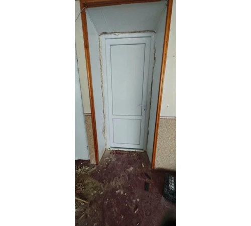 Металлопластиковые двери для технических помещений REHAU EURO 60 поворотные 900 x 2000 мм