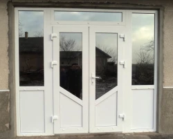 Металлопластиковые входные двери WDS 6S с фрамугой 3000 x 2500