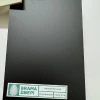 Покриття дверей Брама колір Чорний Матовий: глибокий рівний чорний відтінок.