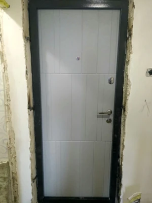 ДВЕРИ ПРЕМИУМ АРТ БЕТОН ГРАФИТ-БЕТОН КРЕМ QDOORS