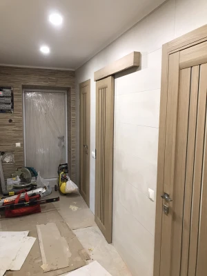 Двери Verona BLK дуб мокко Leador