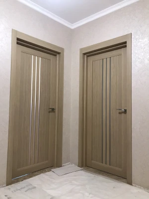 Двери Verona BLK дуб мокко Leador