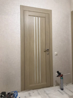 Двери Verona BLK дуб мокко Leador