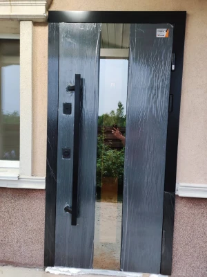 Двери Cotage1 (KT1 с терморазрывом) 496 UFO BLACK RAL 7016 Abwehr