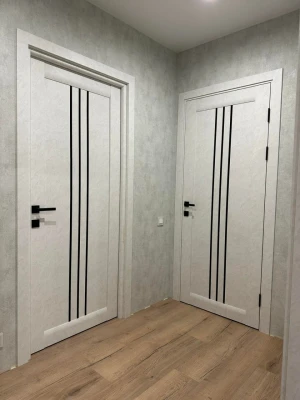 Двери Verona BLK белый бетон Leador