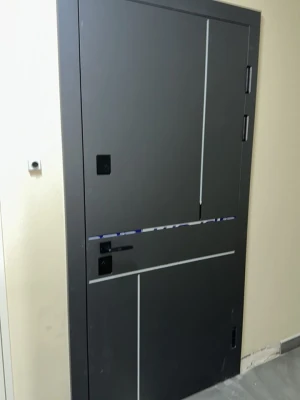 Двері Ультра (квадро) Securemme 557/607 Тоноване дзеркало Попільний металік/Сірий шифер Булат