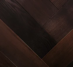 Паркетная доска Universe Ясень мокко (herringbone)