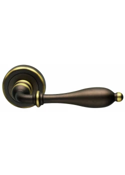 Ручки на розетах Martinelli Lirica