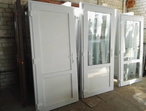Металлопластиковые двери WDS 5S 900 x 2200 мм
